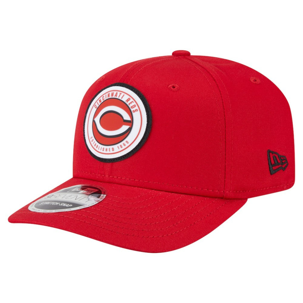 Cincinnati Reds New Era Circle Patch 9SEVENTY Stretch-Snap Hat | MLB New