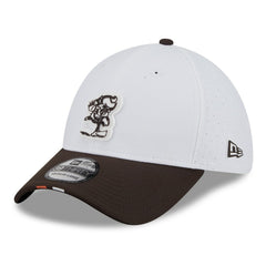 Cleveland Browns New Era 2025 NFL Training Camp Throwback Logo 39THIRTY Flex Hat