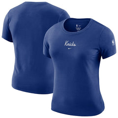 New York Knicks Women's Courtside Modest Cropped Tri-Blend T-Shirt New