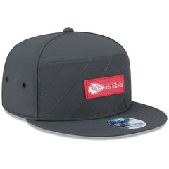 Kansas City Chiefs New Era 2025 Sideline Cold Weather Split Panel 9FIFTY Snapback Hat
