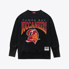 Tampa Bay Buccaneers Mitchell & Ness Women's Delineate Mineral Wash Crewneck Sweatshirt