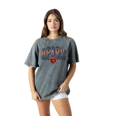 Chicago Bears Gameday Couture Women's Peak Performance Oversized Snow Wash T-Shirt