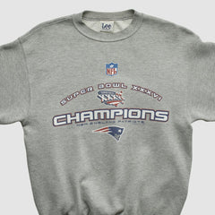 New England Patriots Fanatics Lee Sport 2002 Pullover Sweatshirt