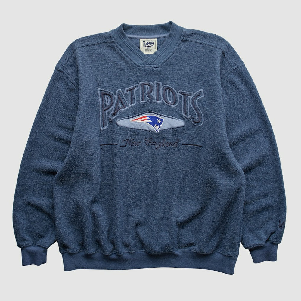 New England Patriots Fanatics Lee Apparel 90s Pullover Sweatshirt