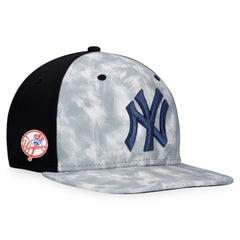 New York Yankees Majestic Smoke Dye Snapback Hat | MLB Shop