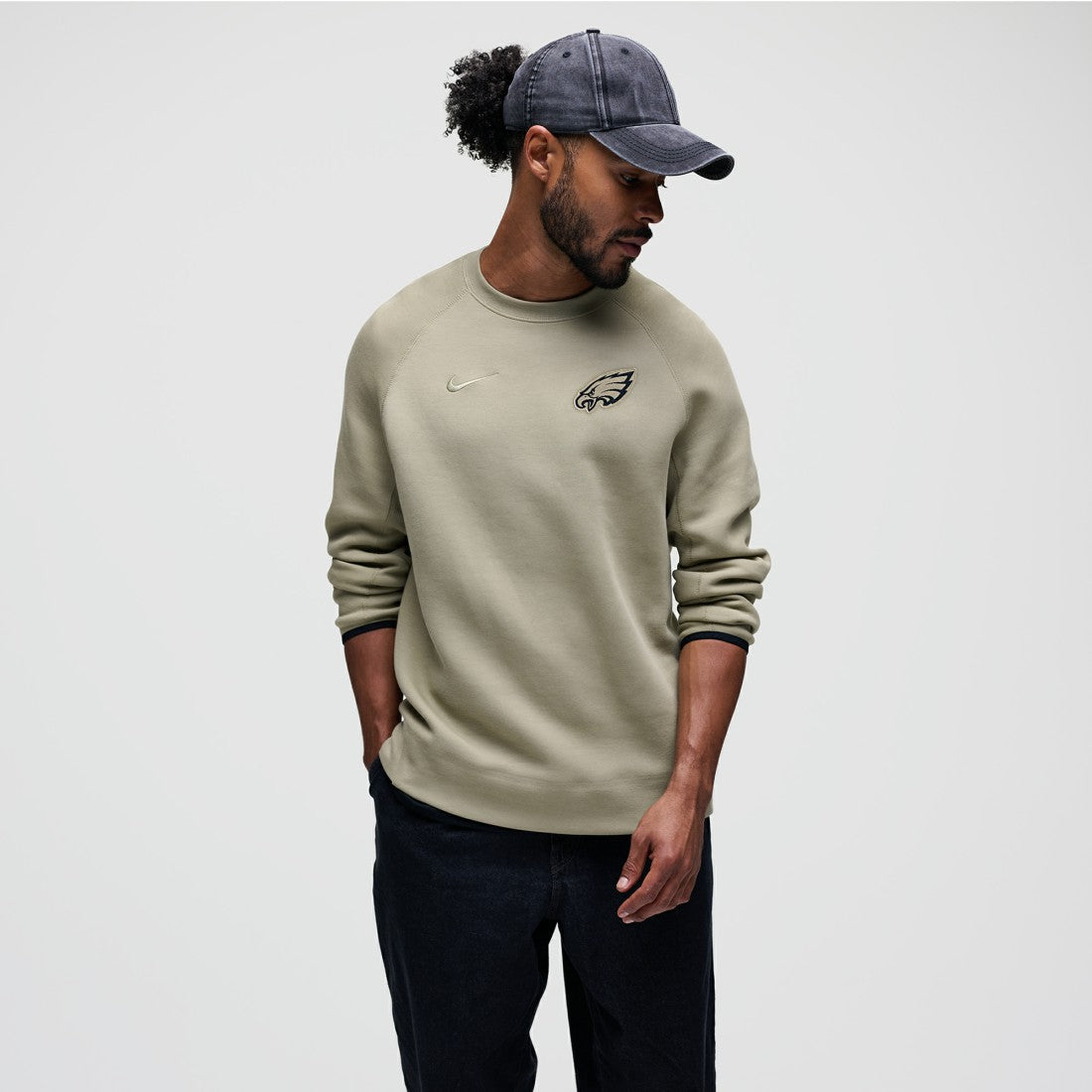 Philadelphia Eagles Nike Tech Fleece Raglan Sweatshirt