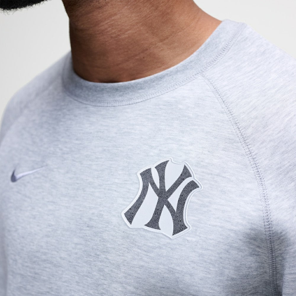New York Yankees Nike Tech Fleece Raglan Sweatshirt | MLB Outlet