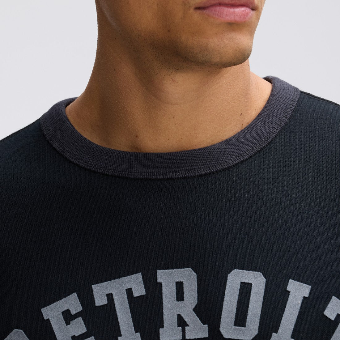 Detroit Lions Fanatics IconicFleece Short Sleeve Sweatshirt