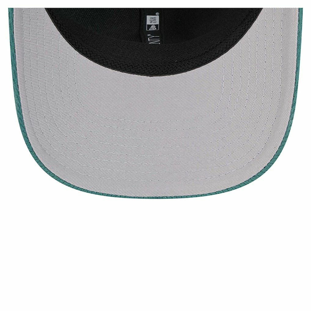 Philadelphia Eagles New Era Adventure Patched 9SEVENTY Stretch-Snap Adjustable Hat