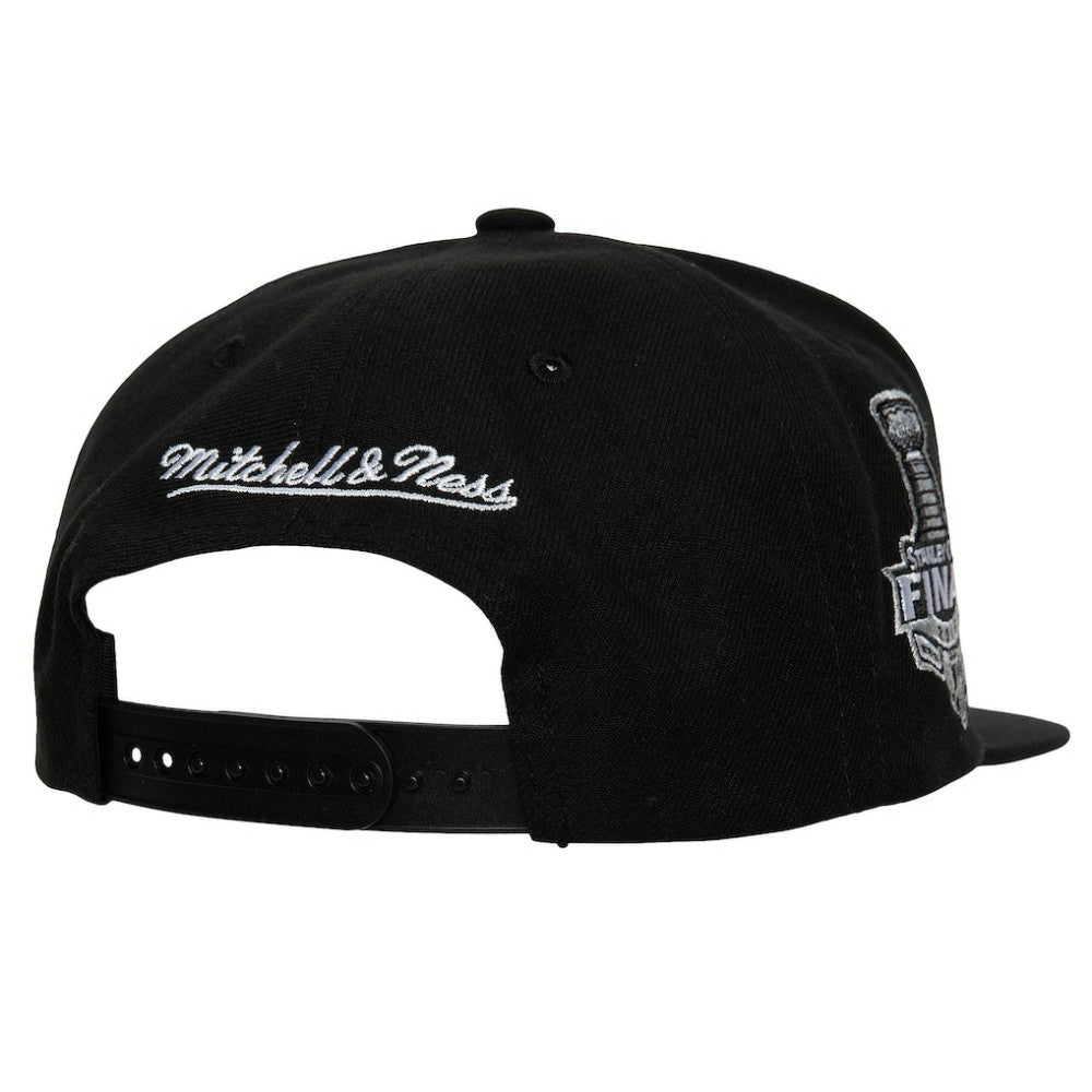 Chicago Blackhawks Mitchell & Ness Core Top Spot Snapback Hat On Sale