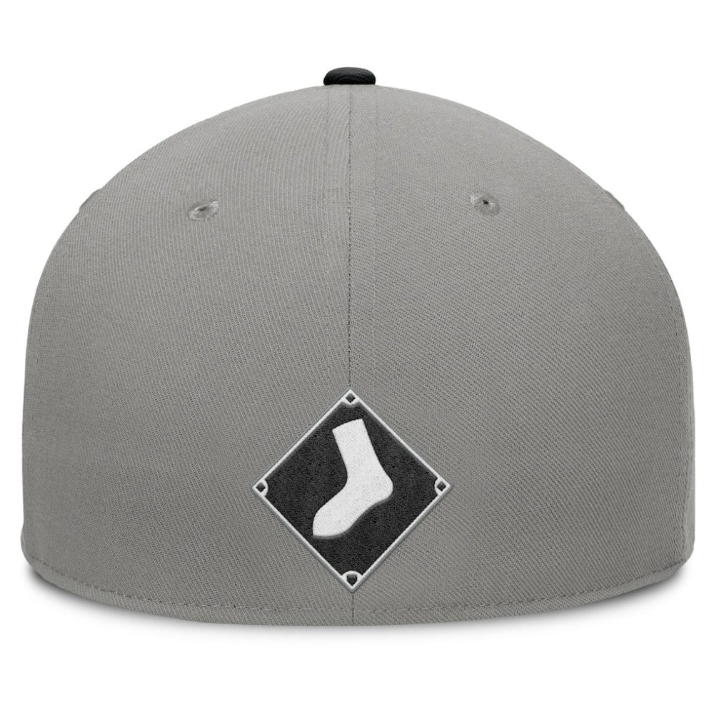 Chicago White Sox Fanatics Clubhouse Dugout Fitted Hat | MLB New