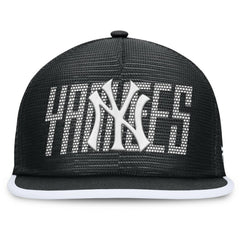New York Yankees Fanatics Let's Glow Line Drive Snapback Hat | MLB Discount