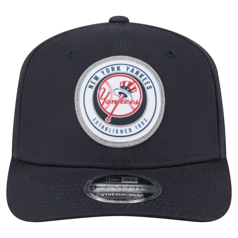 New York Yankees New Era Circle Patch 9SEVENTY Stretch-Snap Hat | MLB US
