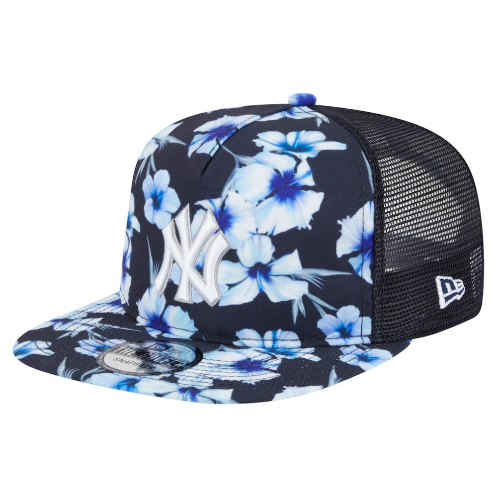 New York Yankees New Era Adventure Pattern Golfer Trucker Snapback Hat | MLB For sale