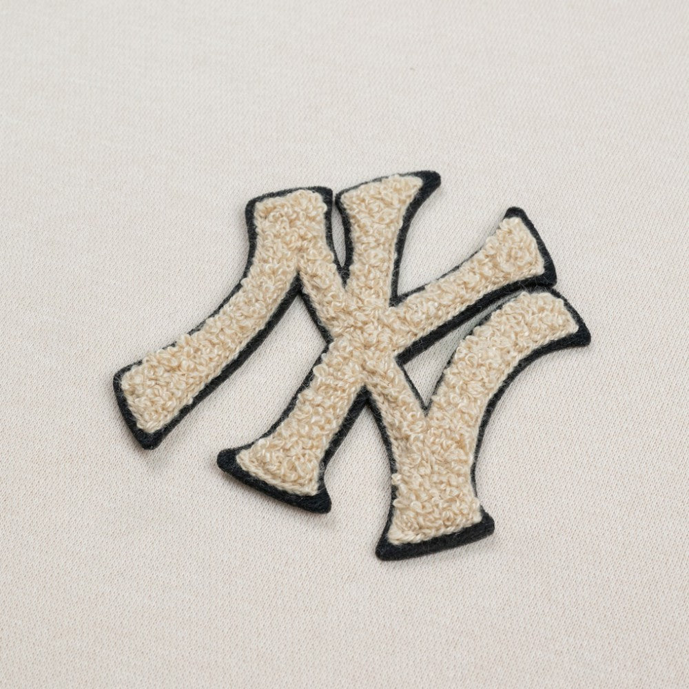 New York Yankees Levelwear Murray Quarter-Zip Sweatshirt | MLB Outlet