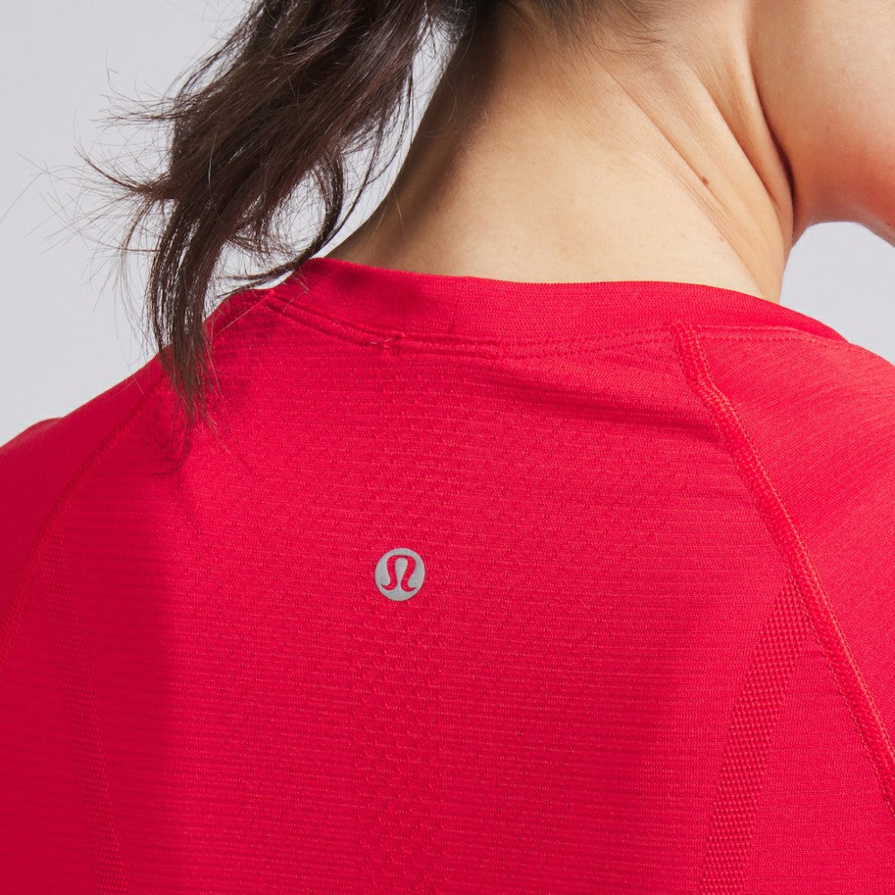 Chicago Blackhawks lululemon Women's Swiftly Tech Short-Sleeve Shirt 2.0 Discount