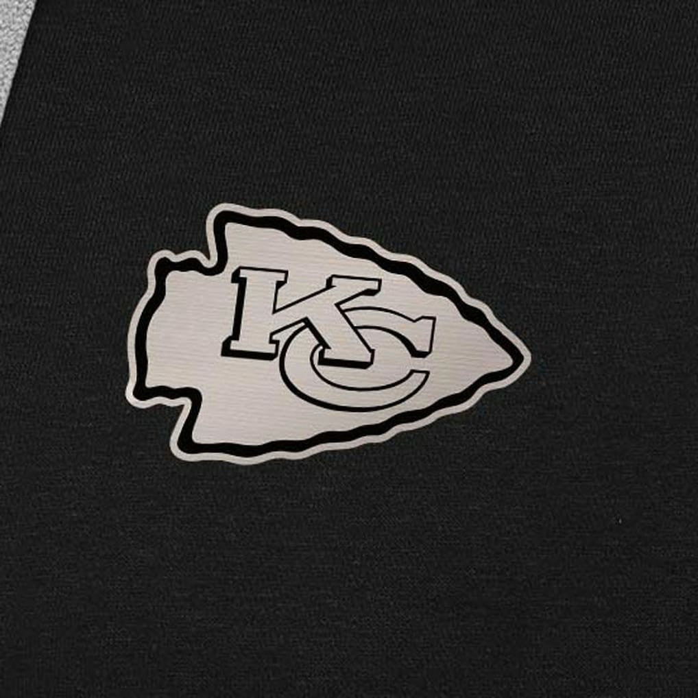 Kansas City Chiefs  Antigua Brushed Carbon Victory Pullover Hoodie