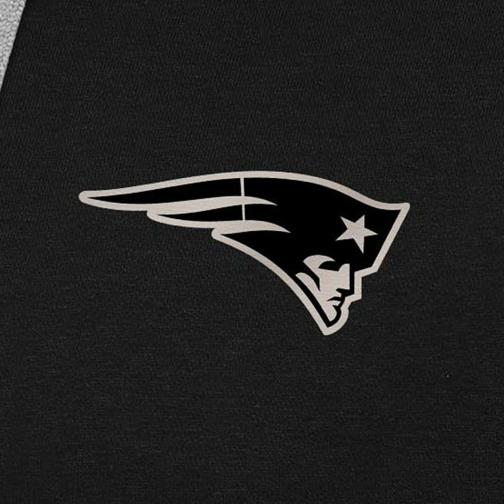 New England Patriots  Antigua Brushed Carbon Victory Pullover Hoodie