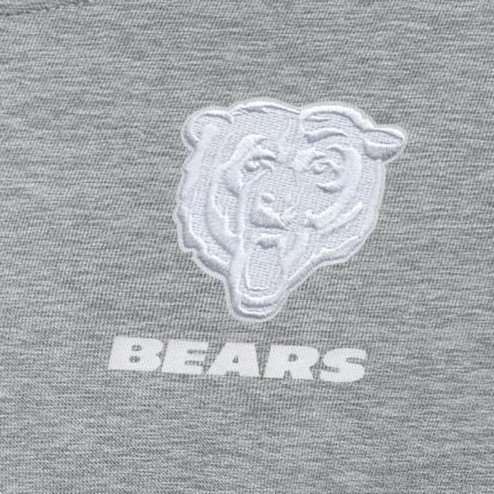 Chicago Bears  Antigua Women's Victory Crew Pullover Sweatshirt