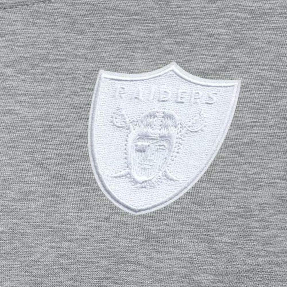 Las Vegas Raiders  Antigua Women's Victory Crew Pullover Sweatshirt