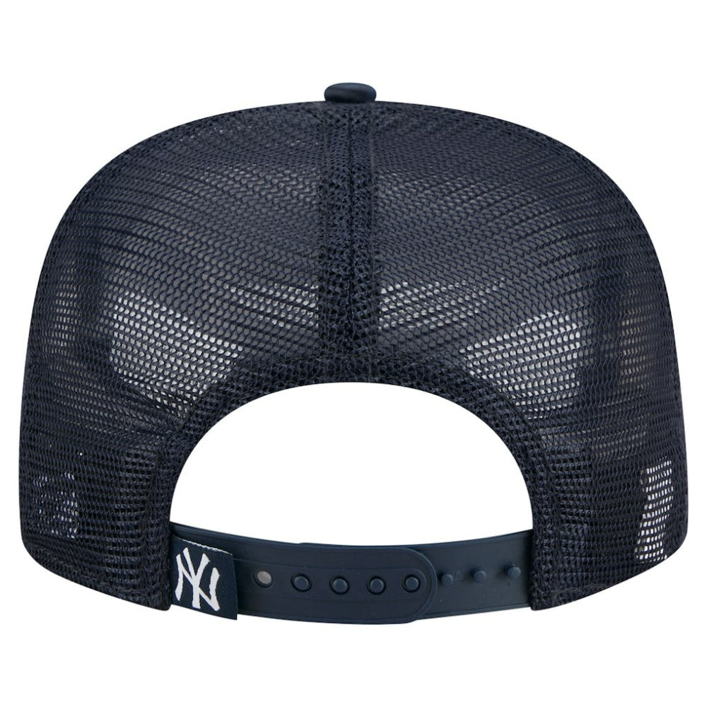 New York Yankees New Era Retro Satin Script Golfer Adjustable Hat | MLB Discount