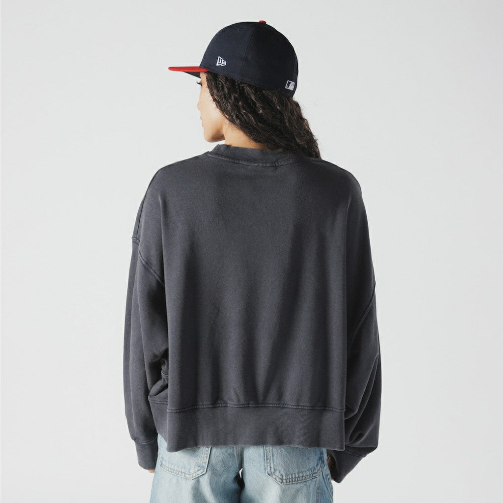 Atlanta Braves New Era Women's Boxy Mineral Wash Dolmen Sleeve Cropped Sweatshirt | MLB Online