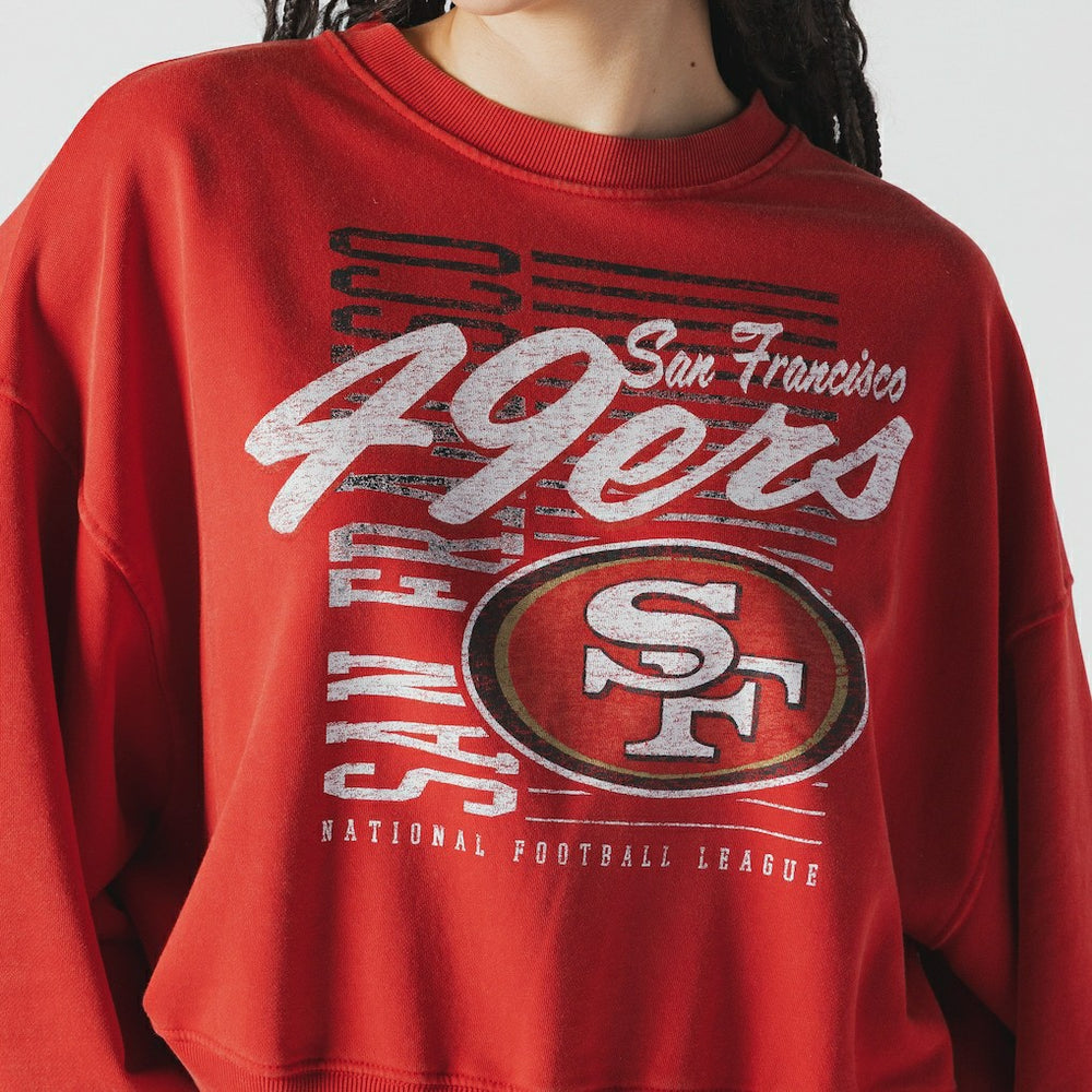 San Francisco 49ers New Era Women's Oversized Throwback Mineral Wash Crew Neck Sweatshirt