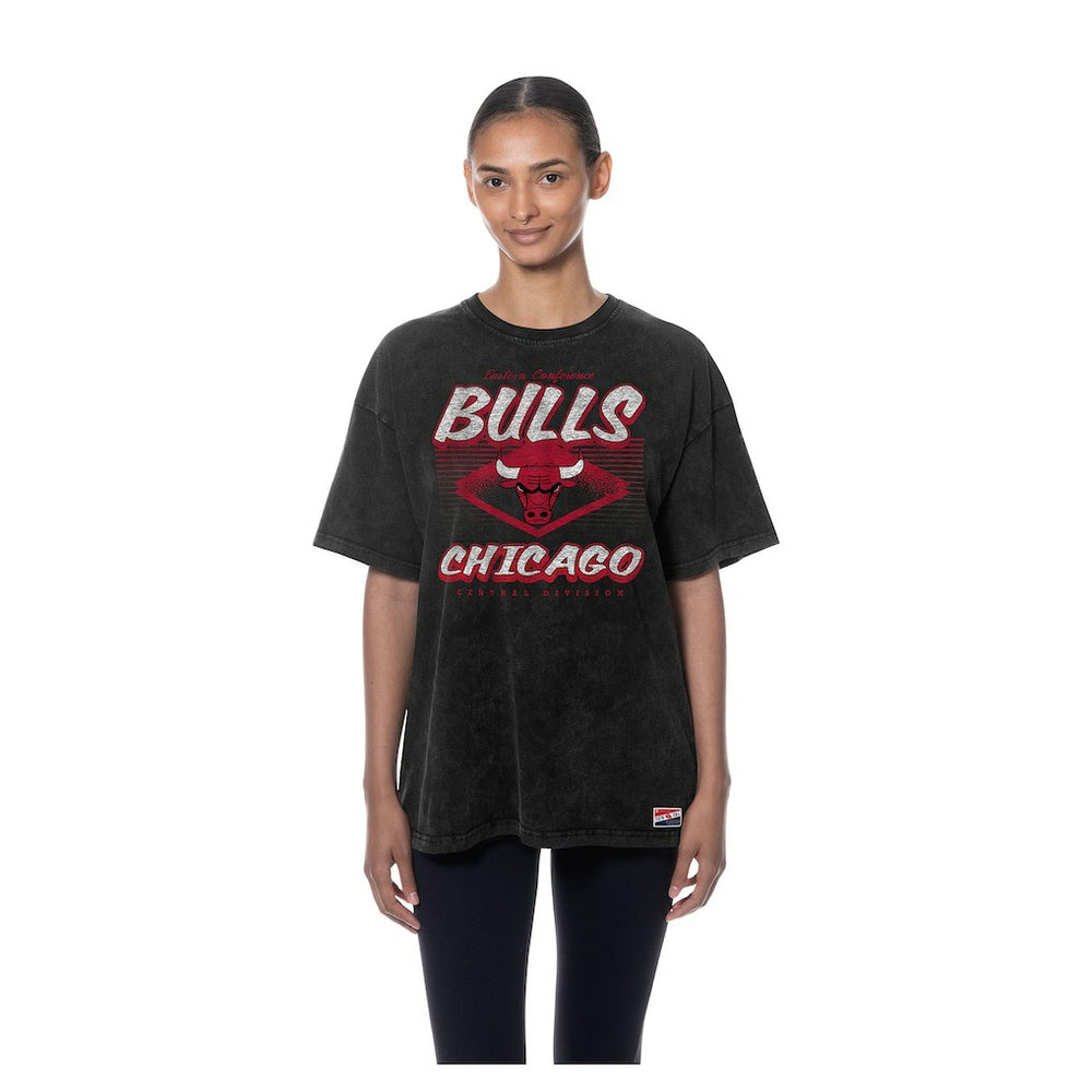 Chicago Bulls Women's Throwback Mineral Wash Oversized T-Shirt sale Online