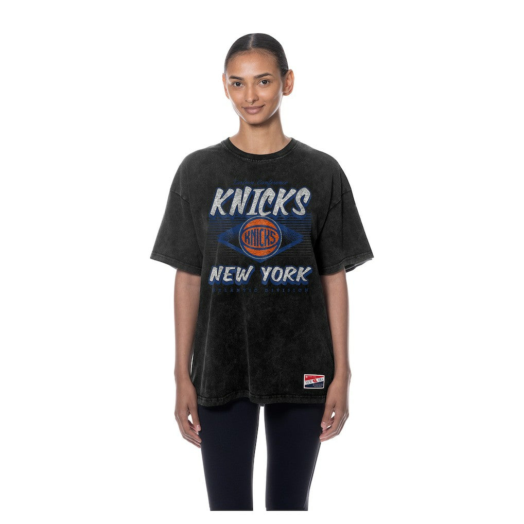 New York Knicks Women's Throwback Mineral Wash Oversized T-Shirt Online