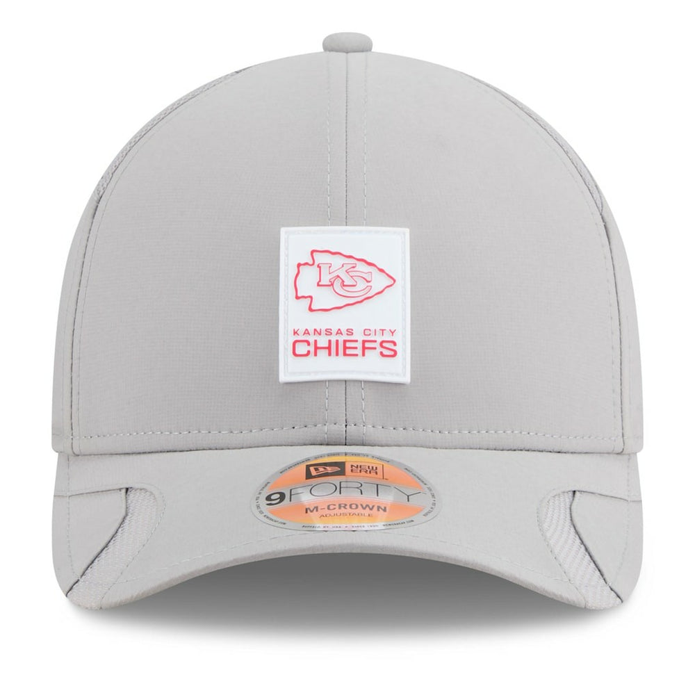 Kansas City Chiefs New Era 2025 Sideline M-Crown 9FORTY Adjustable Hat