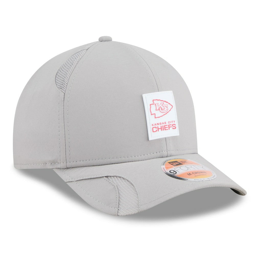 Kansas City Chiefs New Era 2025 Sideline M-Crown 9FORTY Adjustable Hat