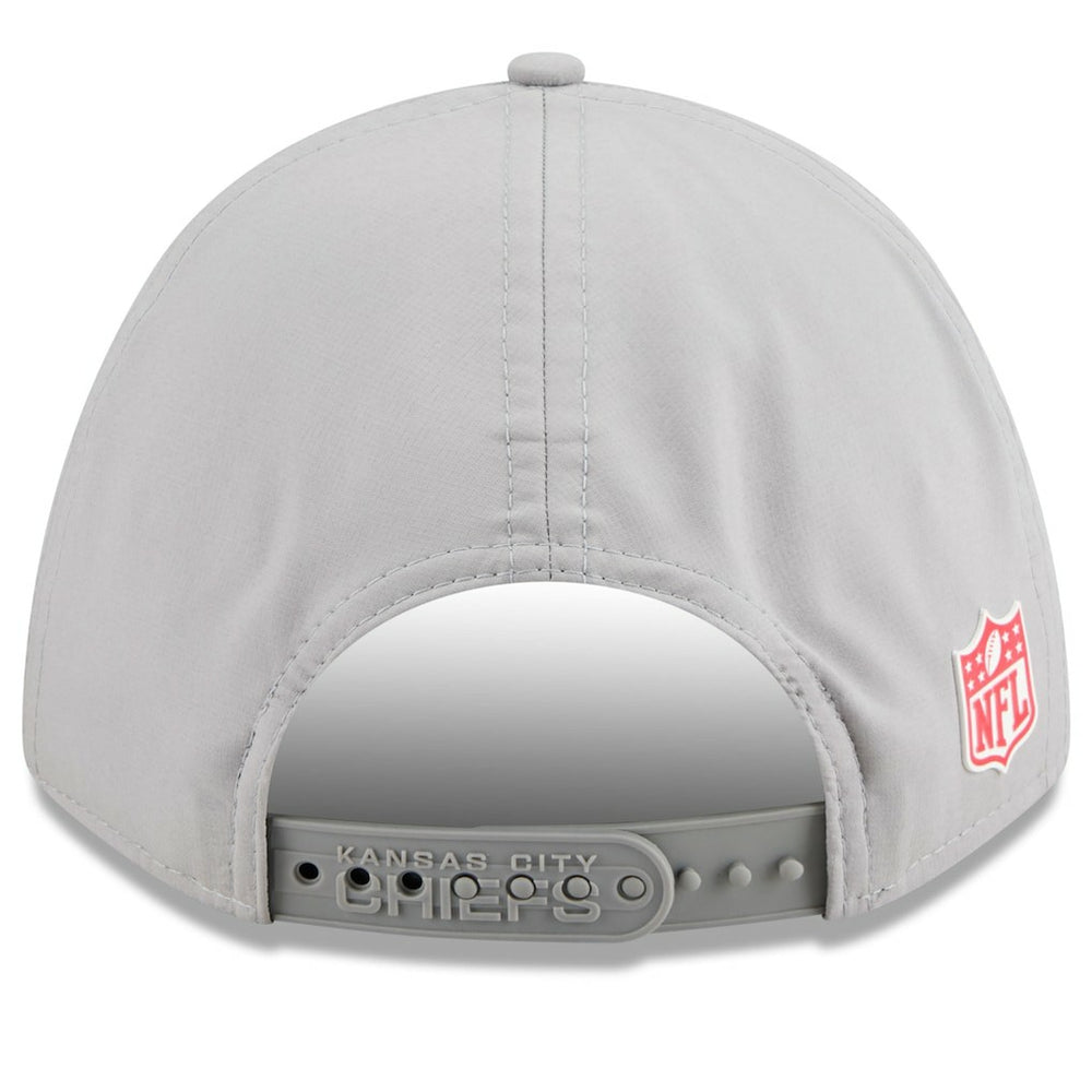 Kansas City Chiefs New Era 2025 Sideline M-Crown 9FORTY Adjustable Hat
