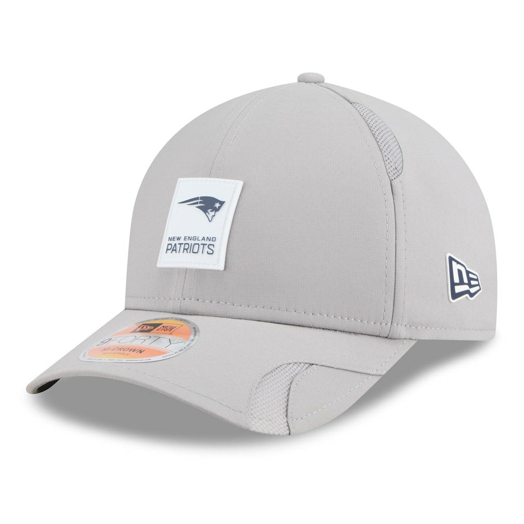 New England Patriots New Era 2025 Sideline M-Crown 9FORTY Adjustable Hat