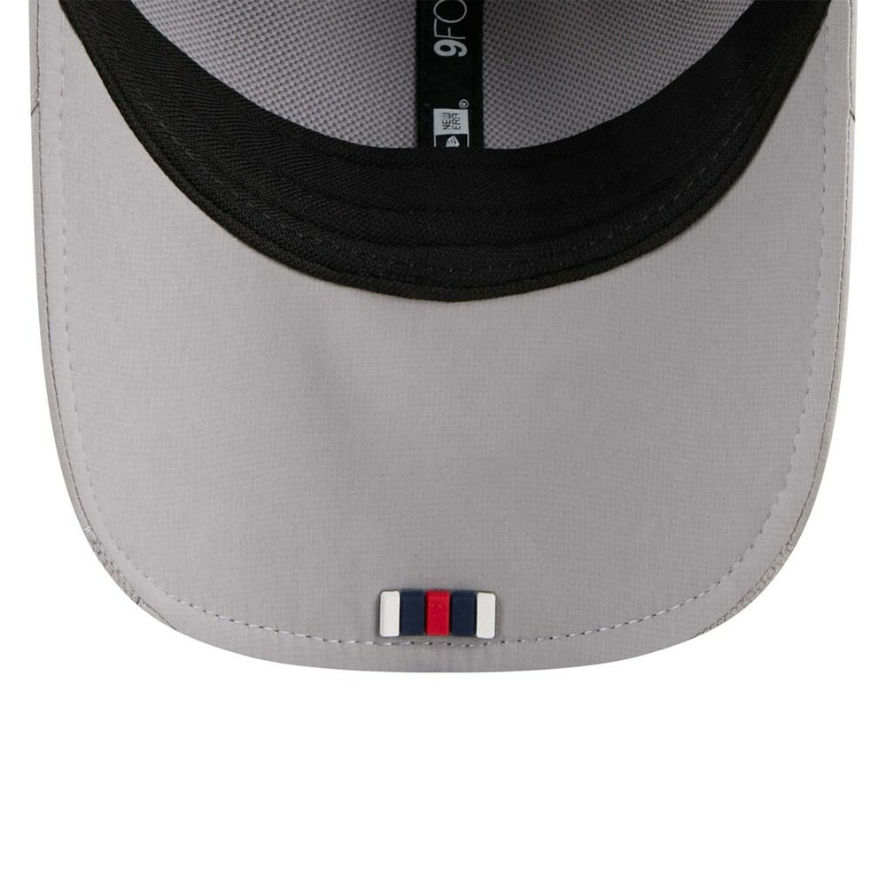 New England Patriots New Era 2025 Sideline M-Crown 9FORTY Adjustable Hat