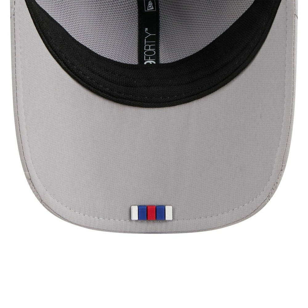 New York Giants New Era 2025 Sideline M-Crown 9FORTY Adjustable Hat