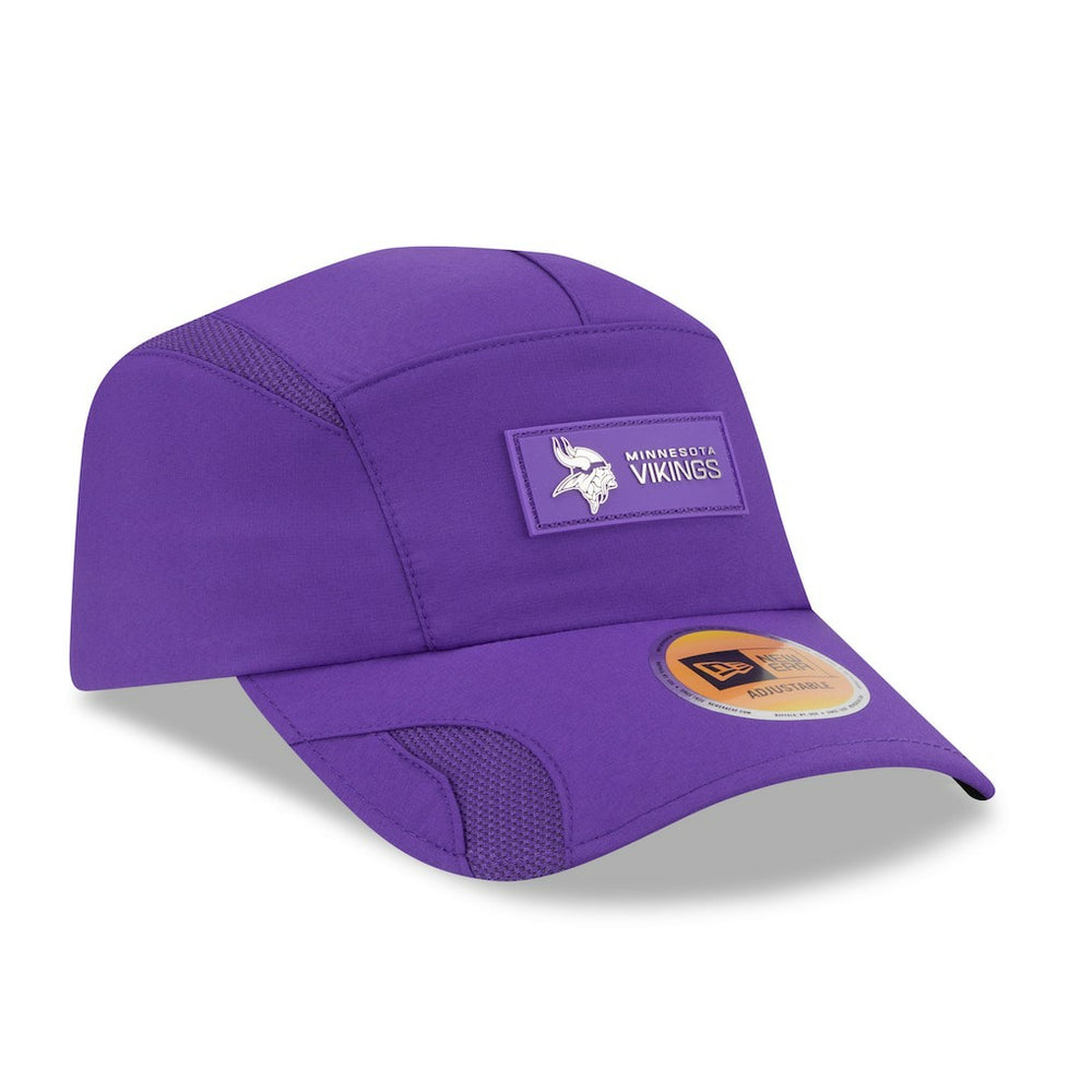 Minnesota Vikings New Era 2025 Sideline Runner Adjustable Hat