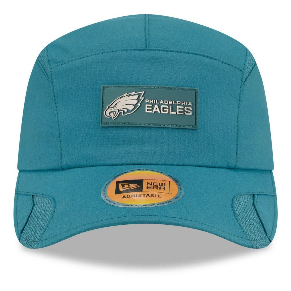 Philadelphia Eagles New Era 2025 Sideline Runner Adjustable Hat