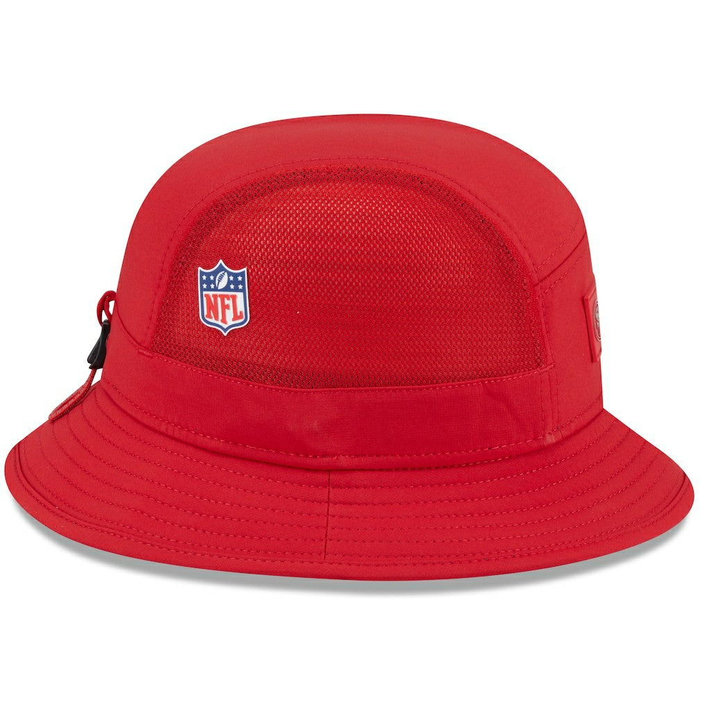 San Francisco 49ers New Era 2025 Sideline Bucket Hat