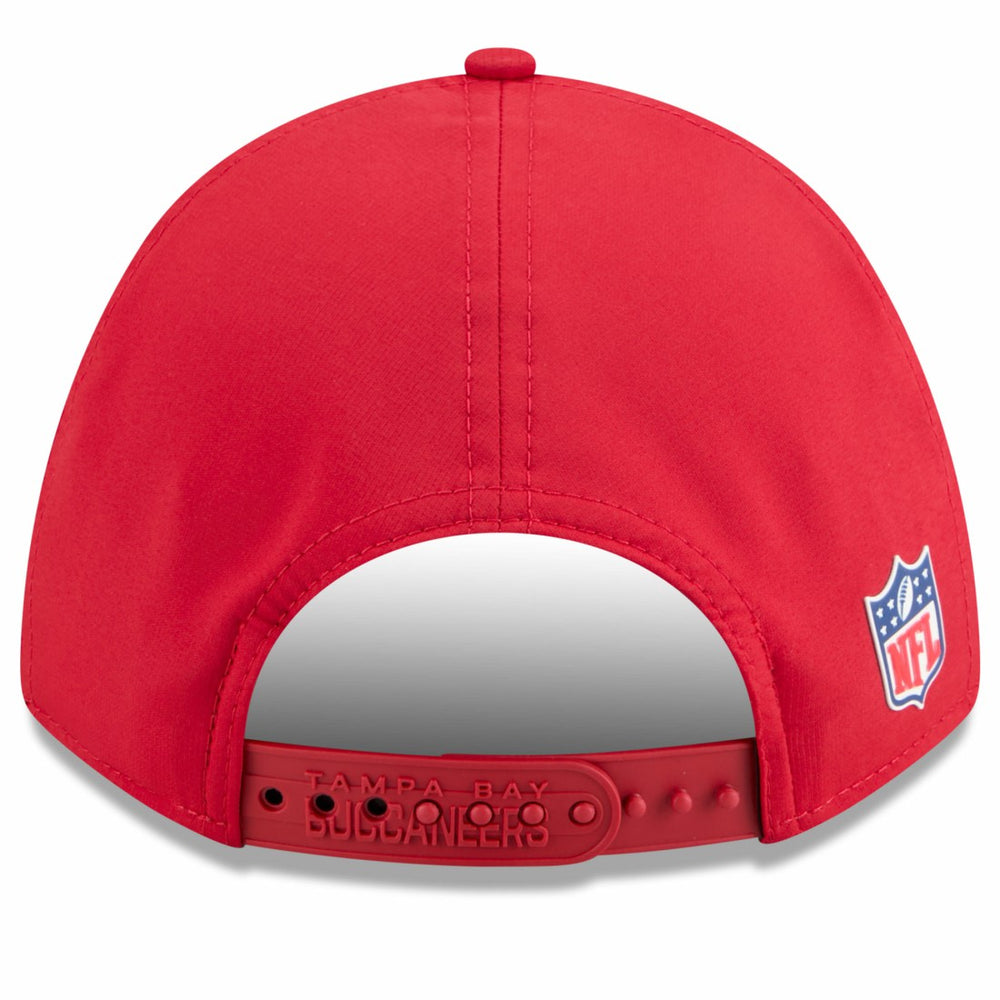 Tampa Bay Buccaneers New Era Youth 2025 Sideline M-Crown 9FORTY Adjustable Hat