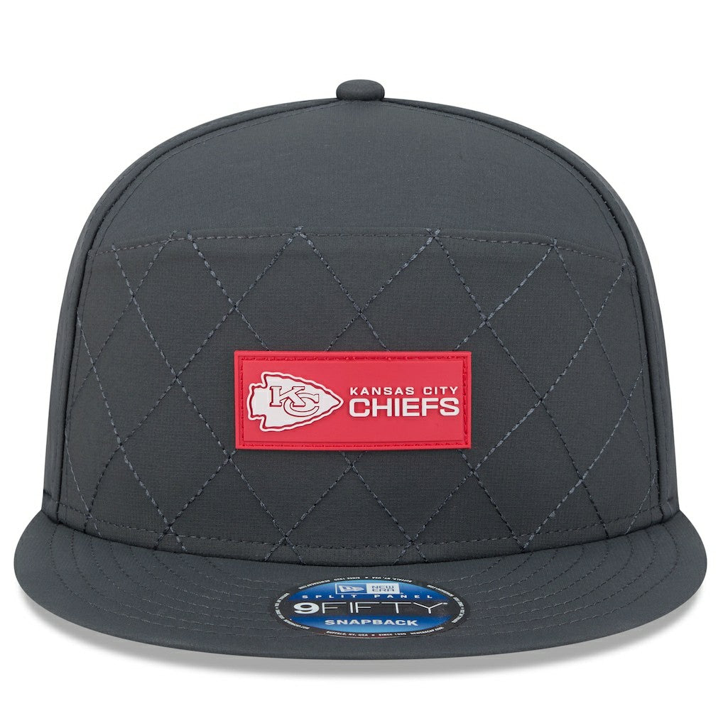 Kansas City Chiefs New Era 2025 Sideline Cold Weather Split Panel 9FIFTY Snapback Hat