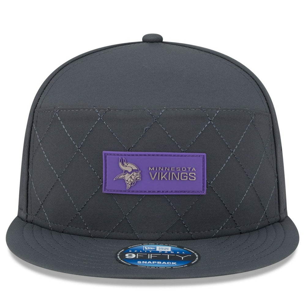 Minnesota Vikings New Era 2025 Sideline Cold Weather Split Panel 9FIFTY Snapback Hat