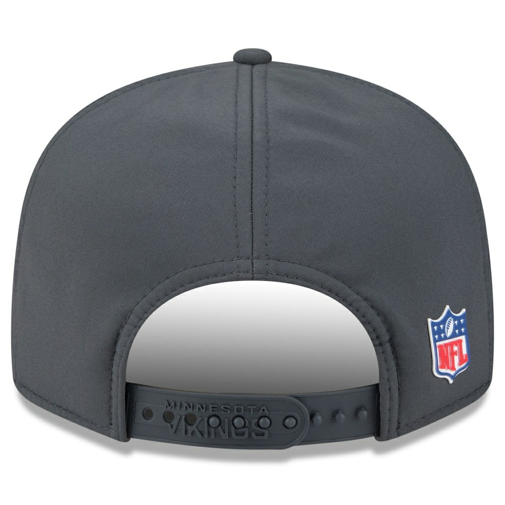 Minnesota Vikings New Era 2025 Sideline Cold Weather Split Panel 9FIFTY Snapback Hat