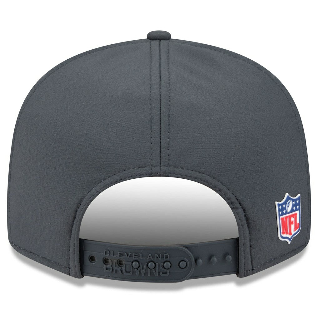 Cleveland Browns New Era 2025 Sideline Cold Weather Split Panel 9FIFTY Snapback Hat