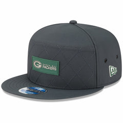 Green Bay Packers New Era 2025 Sideline Cold Weather Split Panel 9FIFTY Snapback Hat