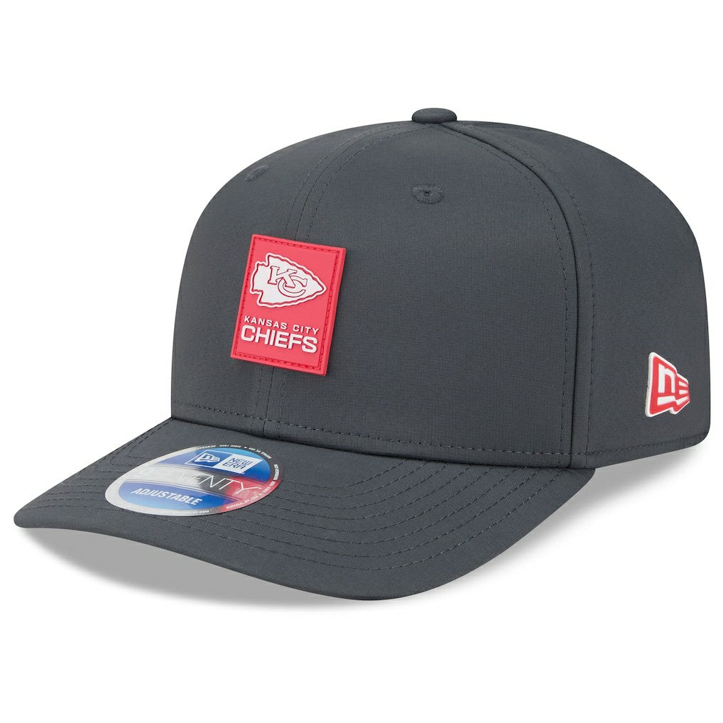 Kansas City Chiefs New Era 2025 Sideline Cold Weather 9SEVENTY Adjustable Hat