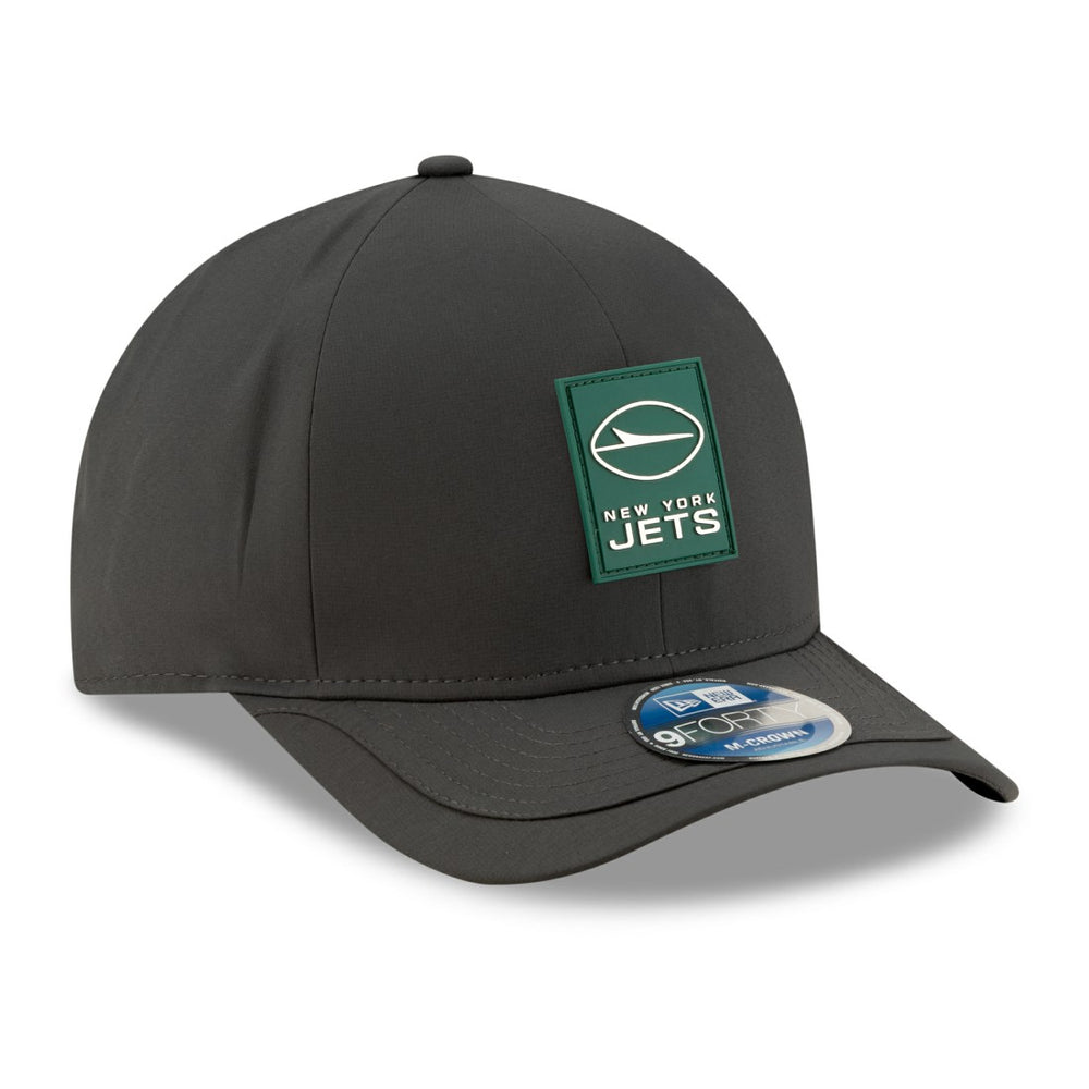 New York Jets New Era 2025 Sideline Cold Weather 9FORTY M-Crown Adjustable Hat