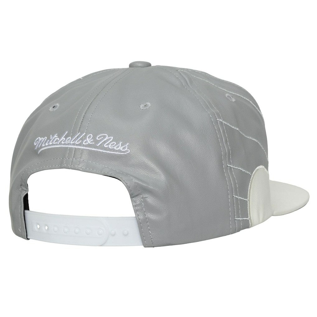 Chicago Bulls Day 12 Two-Tone Faux Leather Snapback Hat Discount