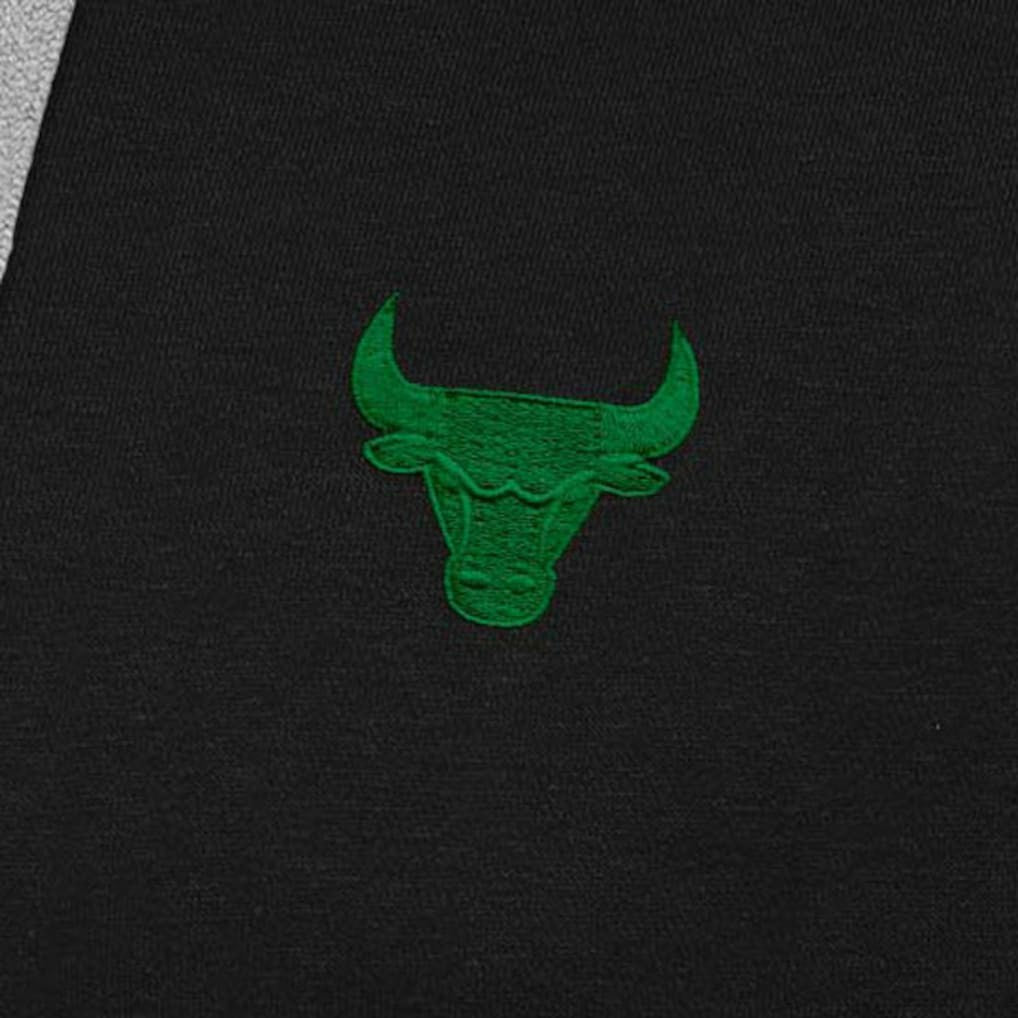 Chicago Bulls Antigua St. Patrick's Day Victory Raglan Pullover Hoodie On Sale