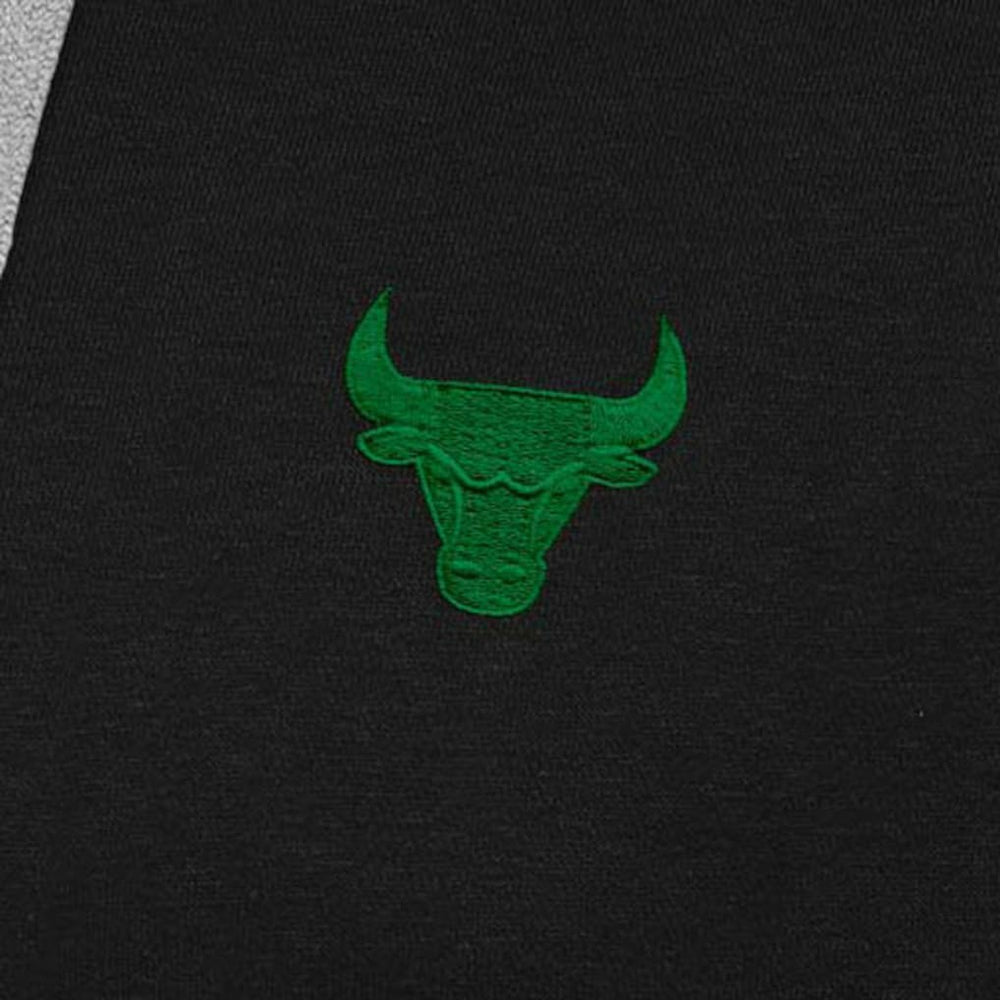 Chicago Bulls Antigua St. Patrick's Day Victory Raglan Pullover Hoodie On Sale