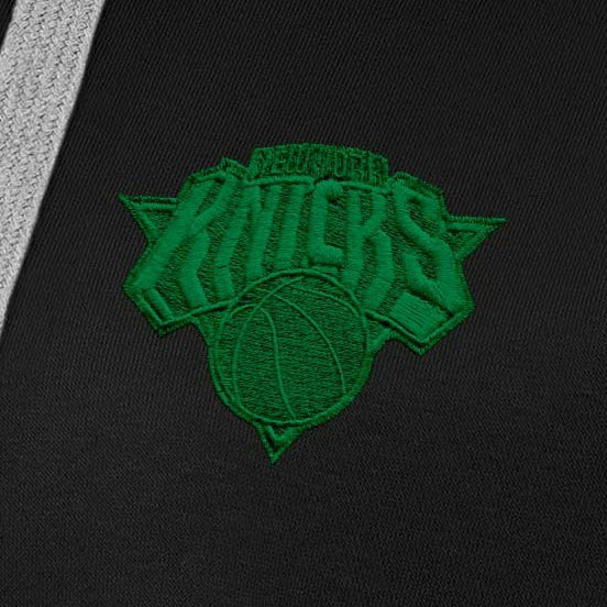 New York Knicks Antigua Women's St. Patrick's Day Victory Pullover Hoodie Outlet